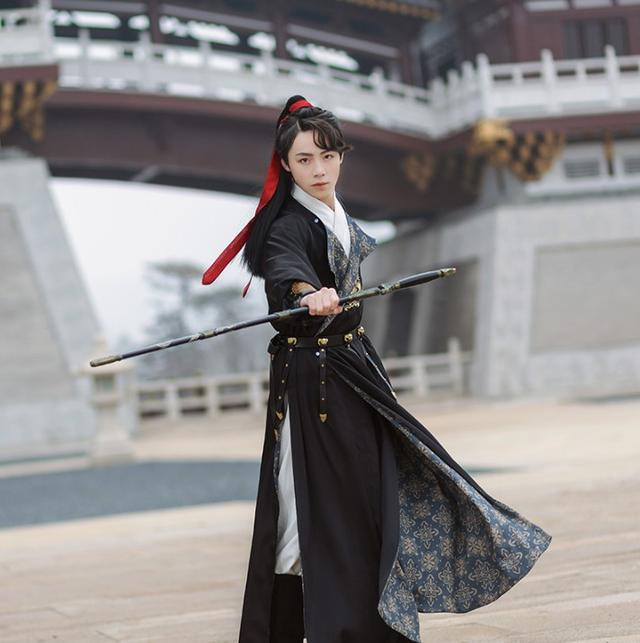 歷史悠久帥氣非常，如此 多變 的圓領(lǐng)袍，你不愛(ài)嗎（歷史悠久帥氣非常）