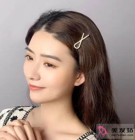 今年最火的發(fā)飾推薦 側(cè)邊夾發(fā)型美翻天