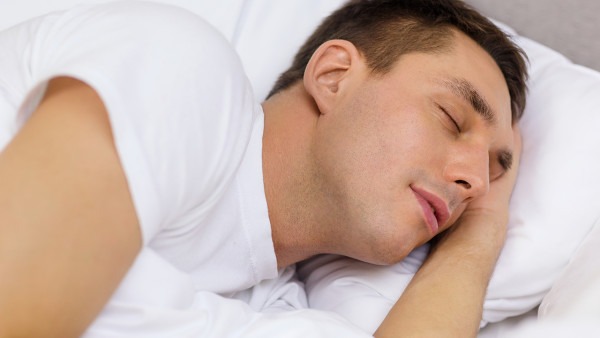 每天睡多久才夠？如何提高睡眠質(zhì)量？
