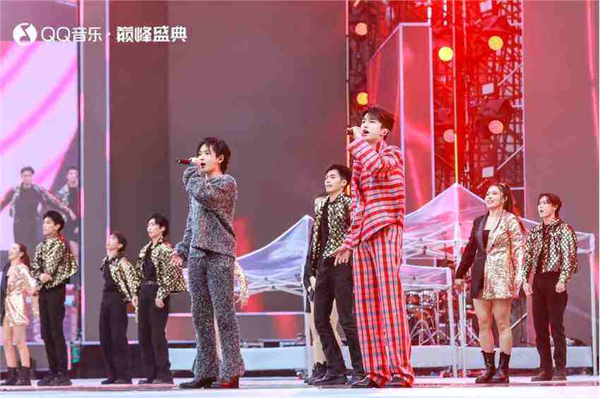 QQ音樂巔峰盛典唱響年輕聲浪，圓滿收官