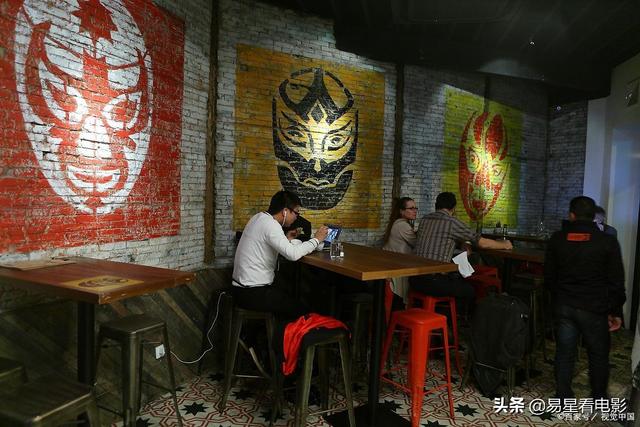 孤獨(dú)寂寞的城市中，那些逝去的靈魂 看《八百萬(wàn)種死法》的技巧性（孤獨(dú)寂寞的城市中）(5)