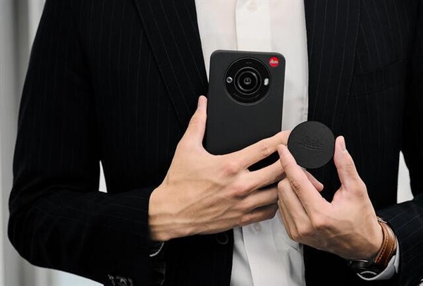 徠卡Leitz Phone 3智能手機發(fā)布：1英寸大底圖像傳感器 配磁性鏡頭蓋
