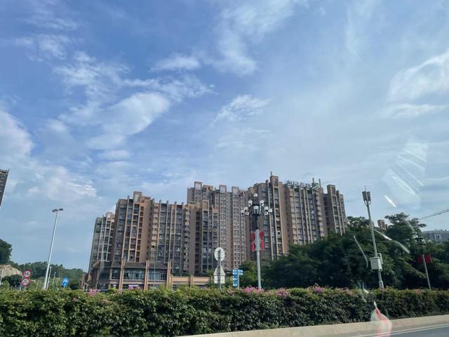 廣州黃埔長(zhǎng)嶺居新盤哪來(lái)的自信 地價(jià)8千 ，房?jī)r(jià)6萬(wàn)（廣州黃埔長(zhǎng)嶺居新盤哪來(lái)的自信）(14)