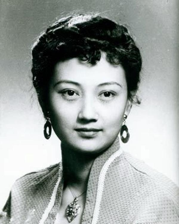 王曉棠 上世紀(jì)家喻戶曉的女將軍，60后們的女神，如今卻少有人知（上世紀(jì)家喻戶曉的女將軍）(4)