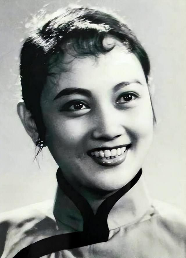 王曉棠 上世紀(jì)家喻戶曉的女將軍，60后們的女神，如今卻少有人知（上世紀(jì)家喻戶曉的女將軍）(5)