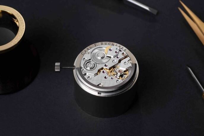 卓越制表工藝和高復(fù)雜外緣擺陀技術(shù) 寶齊萊(CARL.F.BUCHERER) 最新表款均采用自制機(jī)芯并配備高級復(fù)雜功能