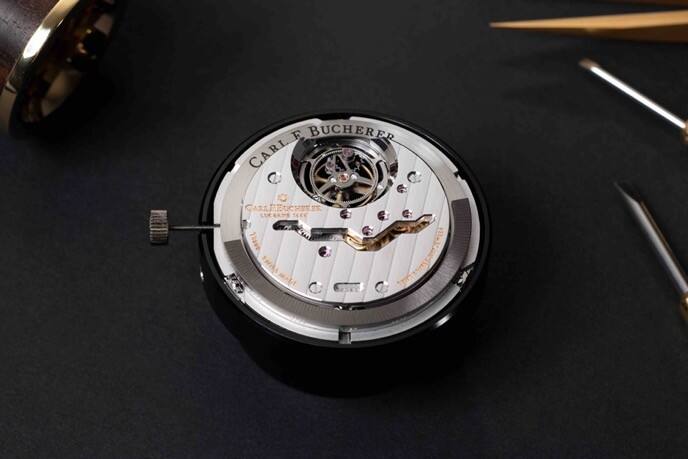 卓越制表工藝和高復(fù)雜外緣擺陀技術(shù) 寶齊萊(CARL.F.BUCHERER) 最新表款均采用自制機(jī)芯并配備高級復(fù)雜功能
