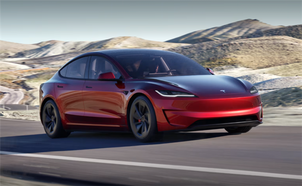52990美元起！特斯拉發(fā)布新款Model 3高性能版：車速超過保時(shí)捷911