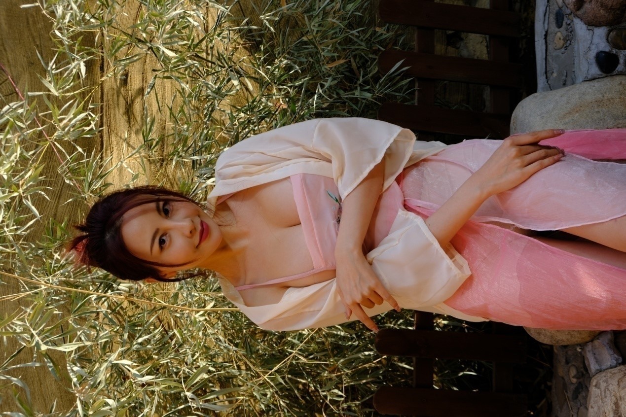 古裝互動(dòng)游戲《許愿，我要帶她們回現(xiàn)代》限時(shí)折扣價(jià)37.8元