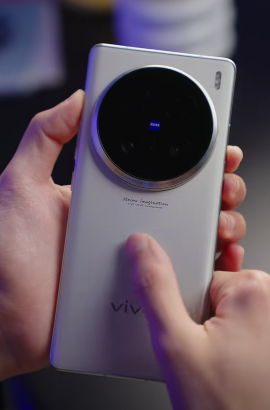 2億像素影像滅霸！vivo X100 Ultra真機上手：碩大環(huán)形相機