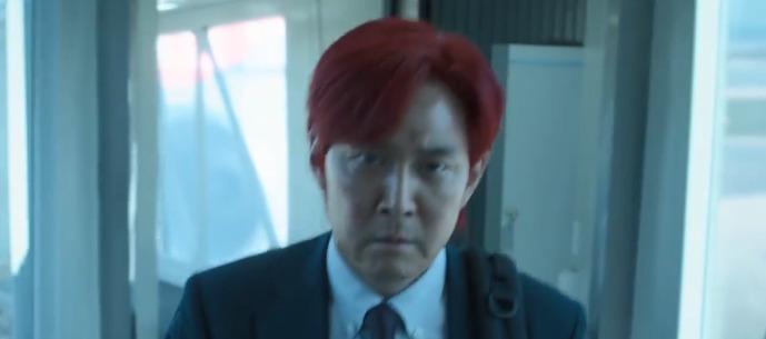 魷魚游戲警察死了沒，魷魚游戲大結(jié)局警察墜海 14