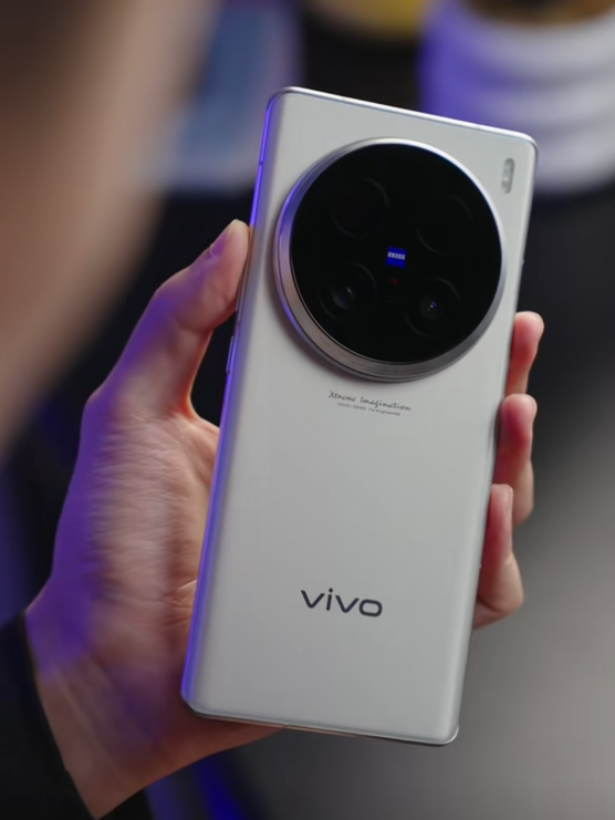 2億像素影像滅霸！vivo X100 Ultra真機上手：碩大環(huán)形相機