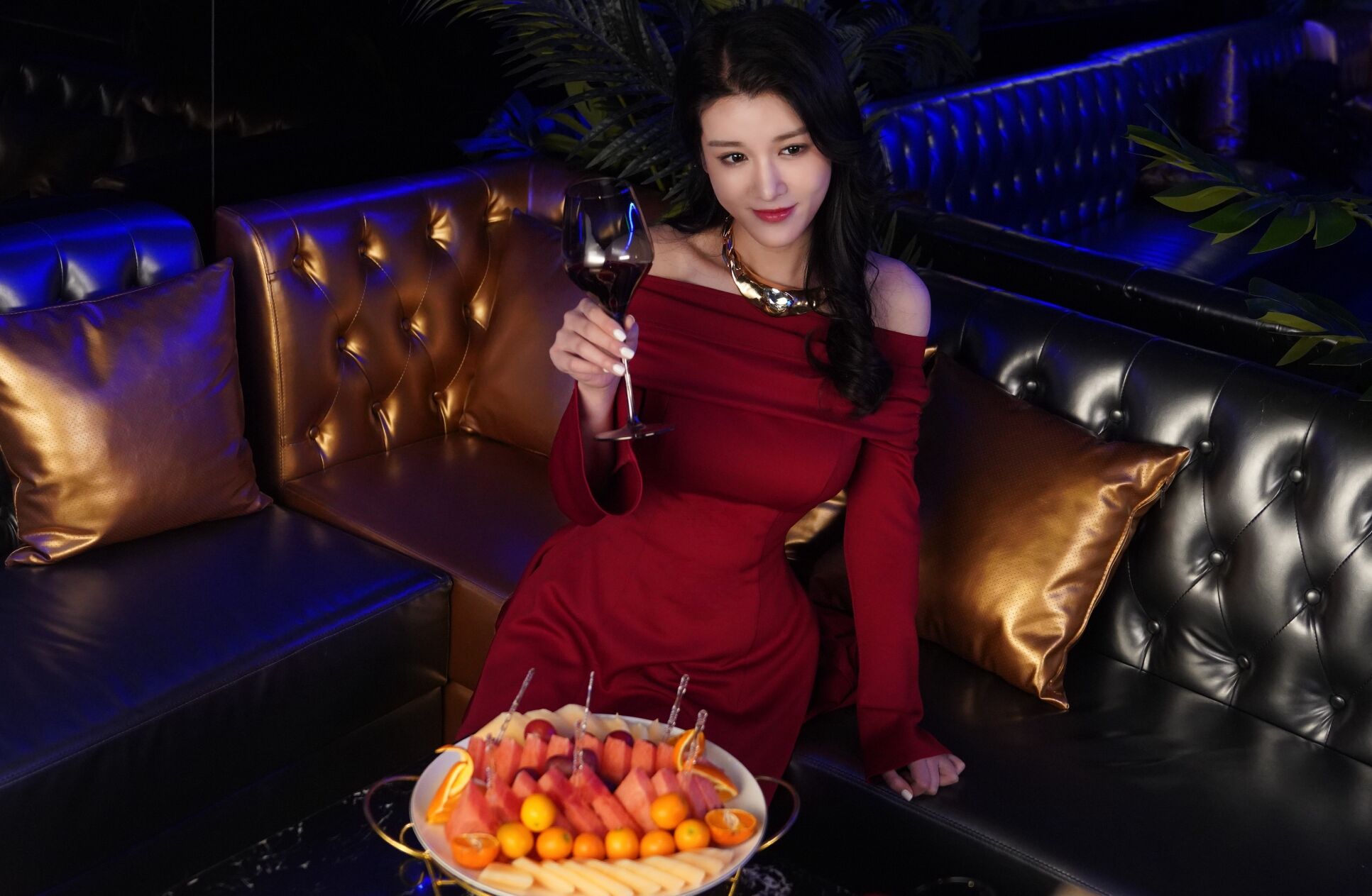 5月15日Steam見(jiàn)：《美女，應(yīng)接不暇》的絕美高顏值女主，多樣浪漫故事