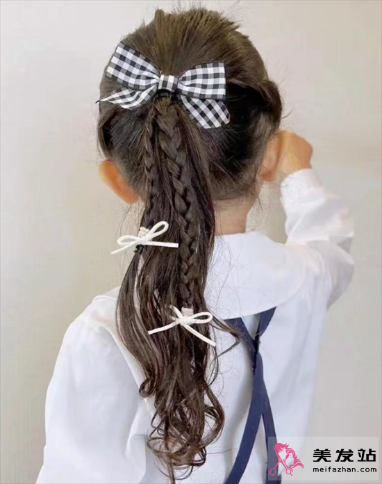 小女孩百變扎發(fā) 五一國慶發(fā)型推薦