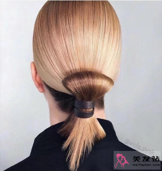 御姐范利落扎發(fā) 清爽時髦顯氣質(zhì)