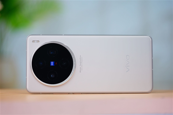 vivo強(qiáng)直屏旗艦！vivo X100s圖賞