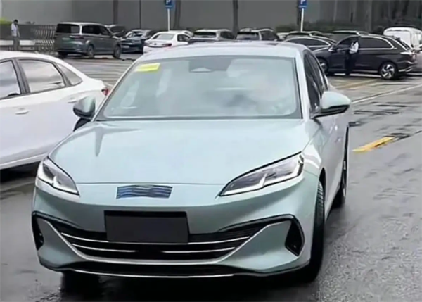 第五代混動技術(shù)加持！比亞迪海豹06 DM-i實車曝光：有望月底上市