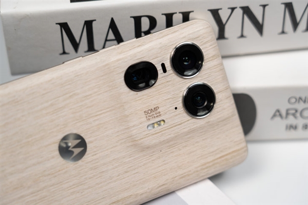 具辨識(shí)度的moto旗艦！moto X50 Ultra上手