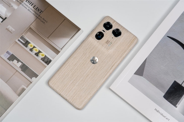 具辨識(shí)度的moto旗艦！moto X50 Ultra上手