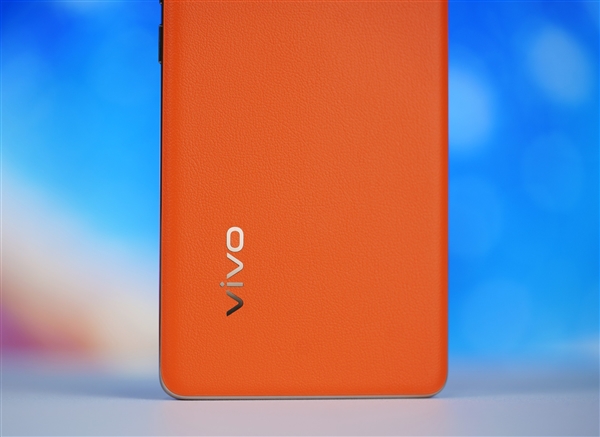 旗艦素皮+6000mAh大電池！vivo Y200圖賞
