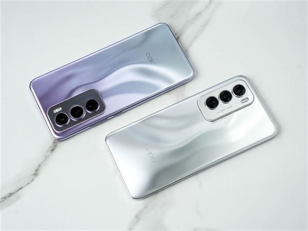 輕薄的等深四曲屏手機(jī)！一文看懂OPPO Reno12標(biāo)準(zhǔn)版和Pro版的區(qū)別
