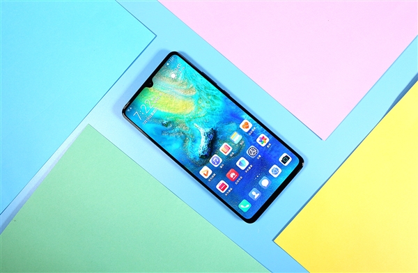 領(lǐng)先美國(guó)等西方！華為徐直軍：推進(jìn)5.5G商用 助力我國(guó)成通信網(wǎng)絡(luò)強(qiáng)國(guó)