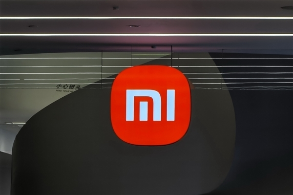 小米MIX Fold 4外觀圖出爐：小米11 Ultra經典設計回歸 帶徠卡標