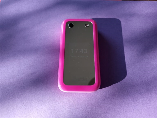 919元！HMD Barbie芭比聯(lián)名翻蓋機(jī)發(fā)布：粉色機(jī)身少女心爆棚