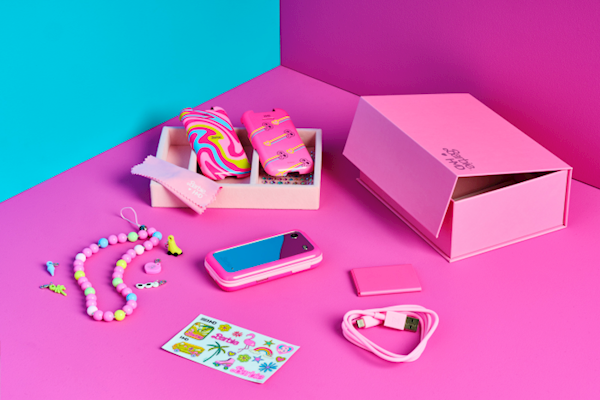 919元！HMD Barbie芭比聯(lián)名翻蓋機(jī)發(fā)布：粉色機(jī)身少女心爆棚