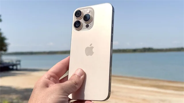 iPhone 16 Pro系列首發(fā)翻車：用戶實(shí)測(cè)觸摸屏失靈