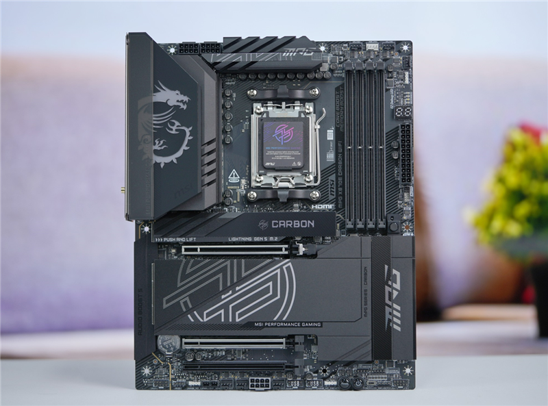 內存優(yōu)化當下強！微星 MPG X870E CARBON WIFI暗黑板主板評測：游戲性能大幅領先于頂級X670E