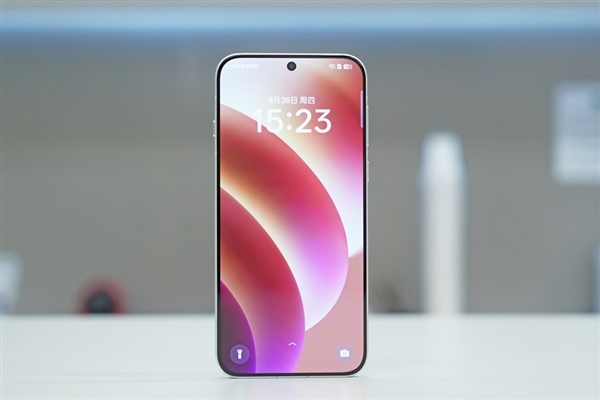 OPPO Find X8標配磁吸生態(tài)：打造大量配件 兼容蘋果設(shè)備