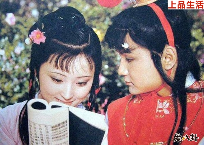 最經(jīng)典的兩個(gè)角色賈寶玉林黛玉