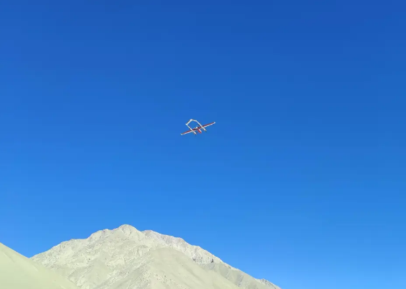 海拔3500米起飛！我國首次在昆侖山完成無人機增雪作業(yè)實驗