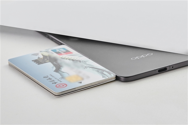全球薄折疊屏！OPPO Find N5真機現(xiàn)身：薄到無敵