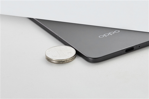 全球薄折疊屏！OPPO Find N5真機現(xiàn)身：薄到無敵