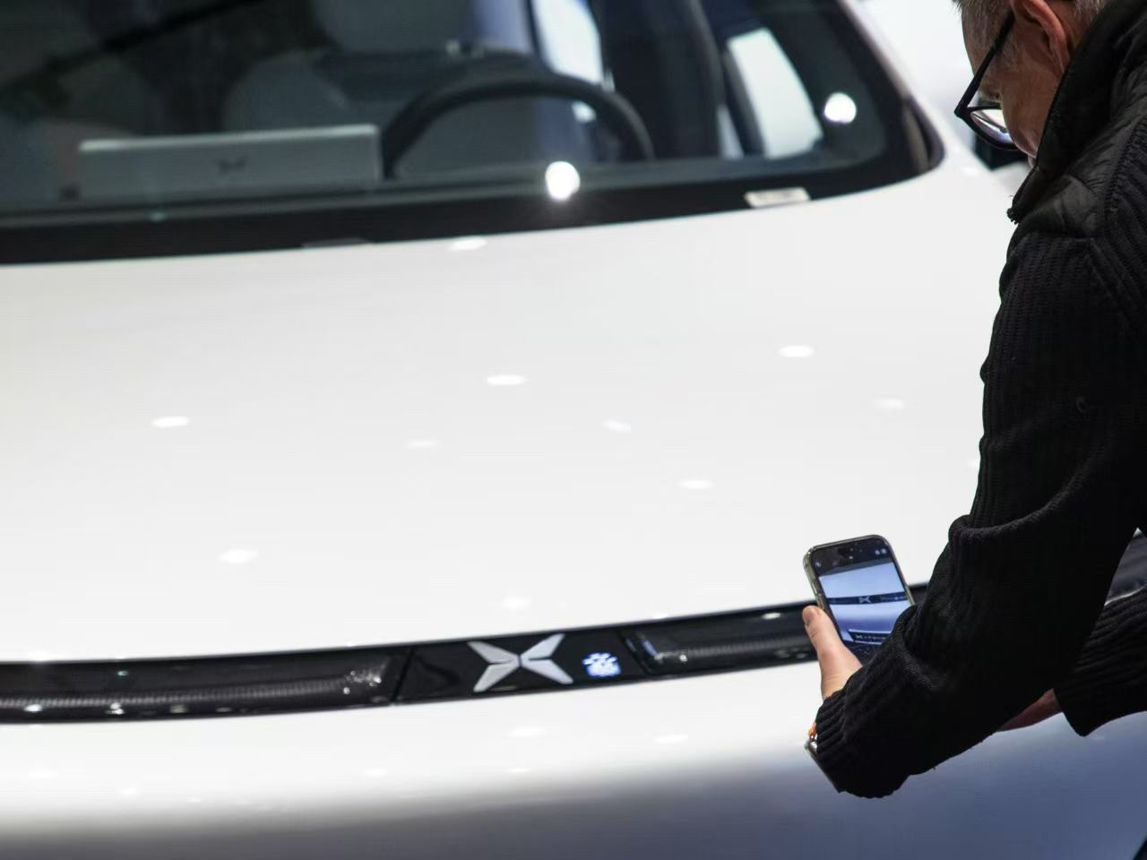 小鵬汽車自信2025年交付量翻番！何小鵬再談AI：研發(fā)投入約45億元