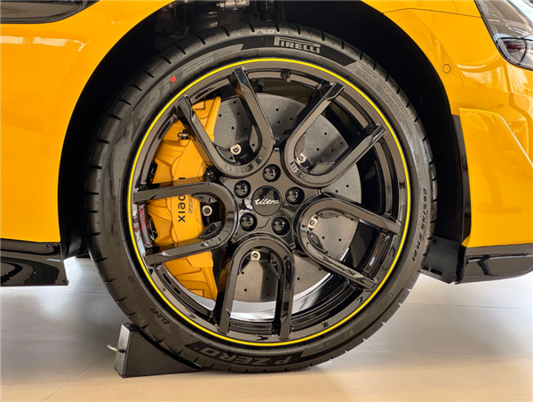 看完小米SU7 Ultra的實(shí)車：我覺(jué)得賣80萬(wàn)真不算貴