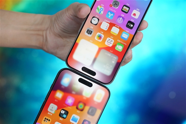 iPhone或?qū)⑹状卧谟∧嵘a(chǎn)！蘋果供應(yīng)商已在布局：力圖解除iPhone 16禁令