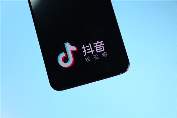 抖音副總裁李亮回應(yīng)6萬(wàn)買(mǎi)餃子導(dǎo)演高仿號(hào)：自導(dǎo)自演 已封號(hào)