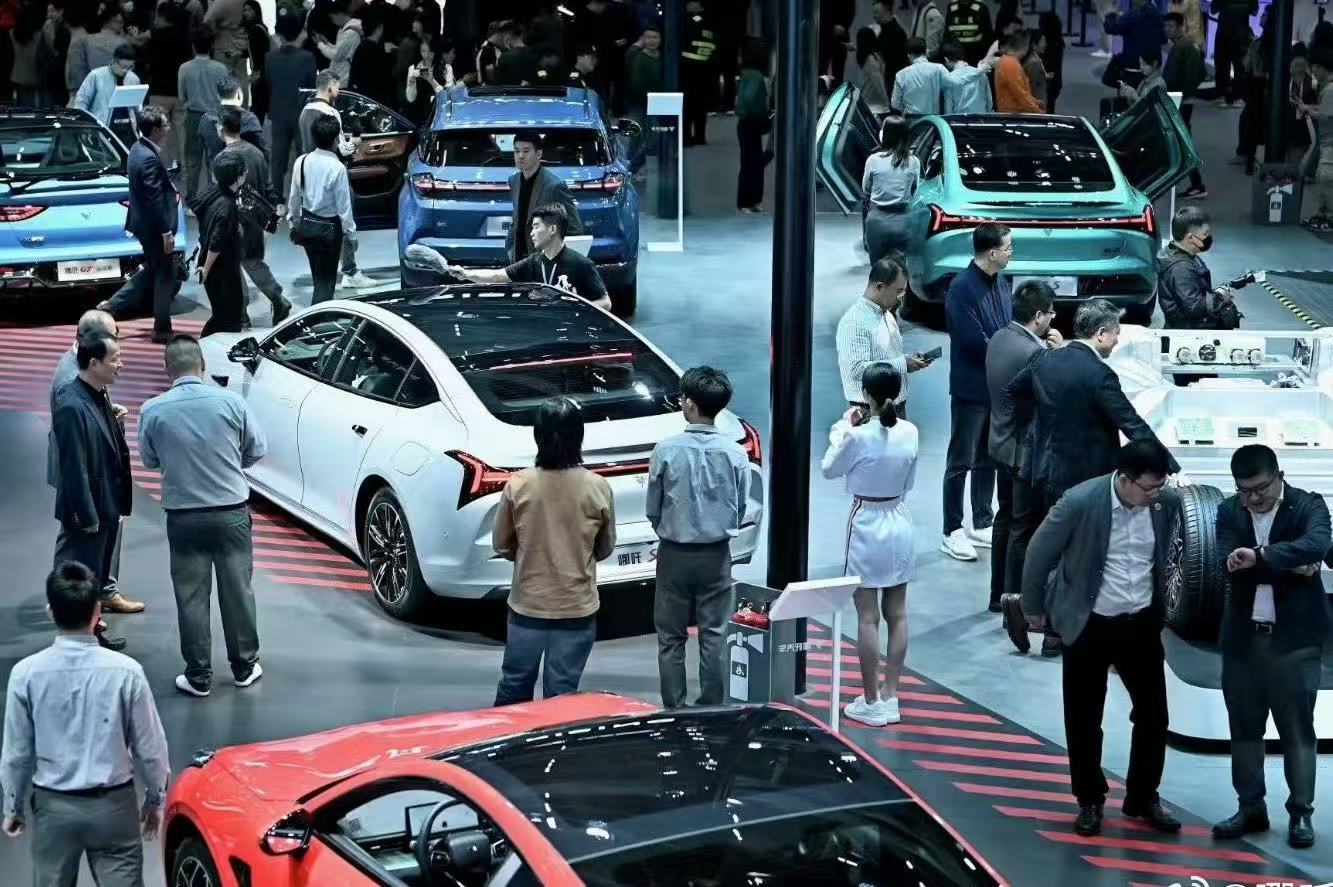 輿論漩渦中的哪吒汽車(chē)：被傳解散研發(fā)團(tuán)隊(duì)，在泰國(guó)獲100億泰銖授信